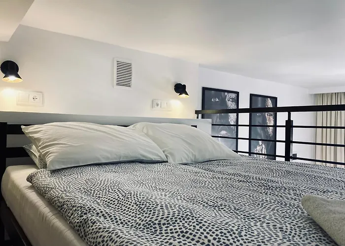 Apartment Premium Jacuzzi For Couples, Old Town