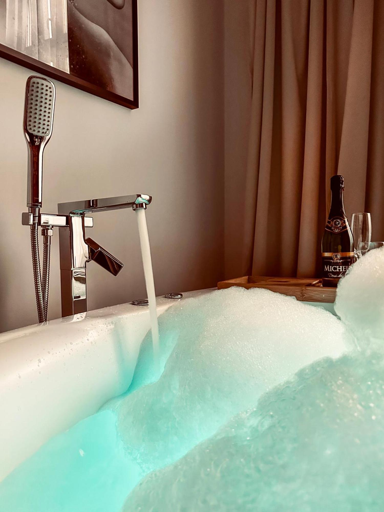 Apartment Premium Jacuzzi For Couples, Old Town *