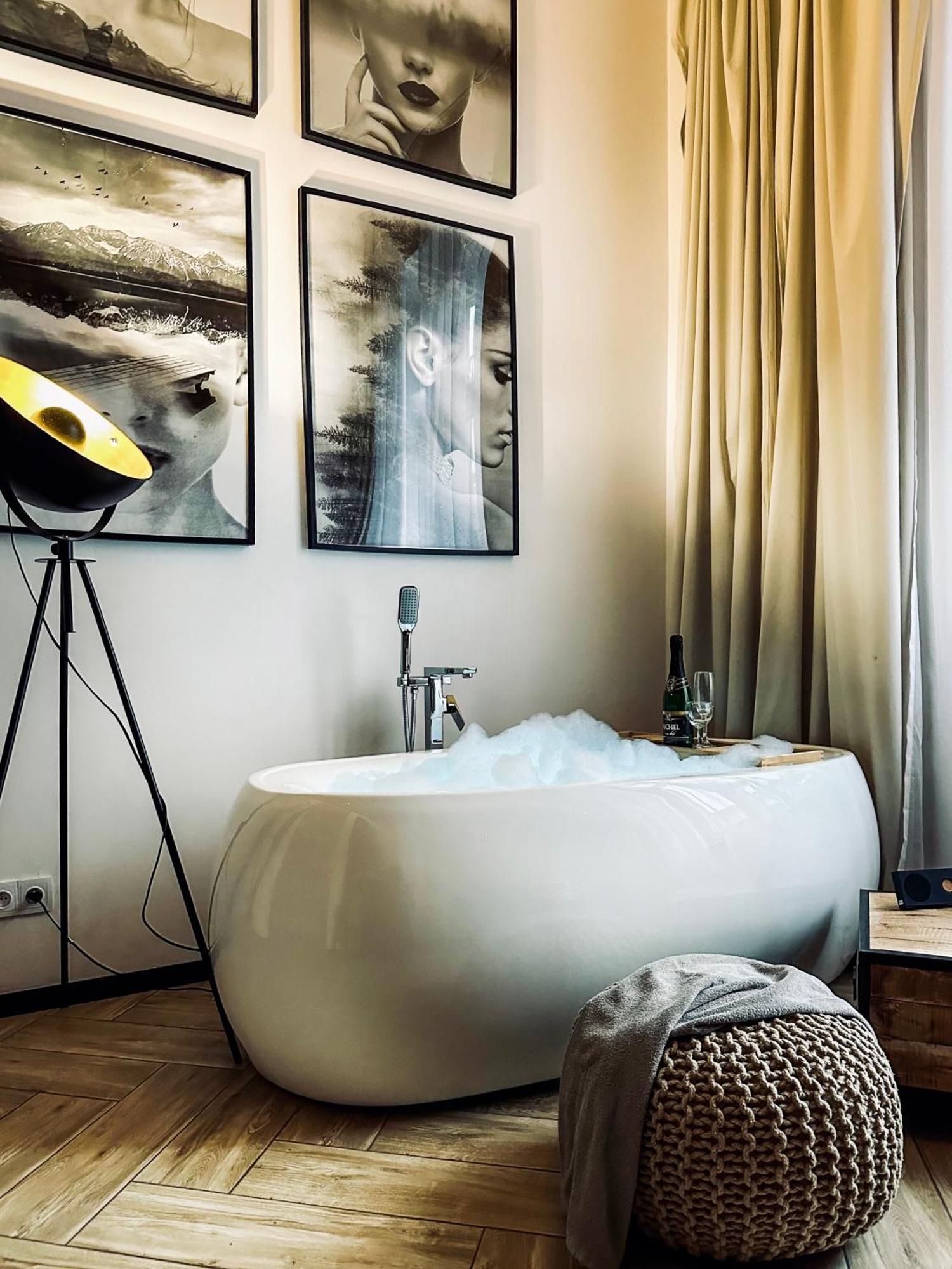 Premium Jacuzzi For Couples, Old Town *