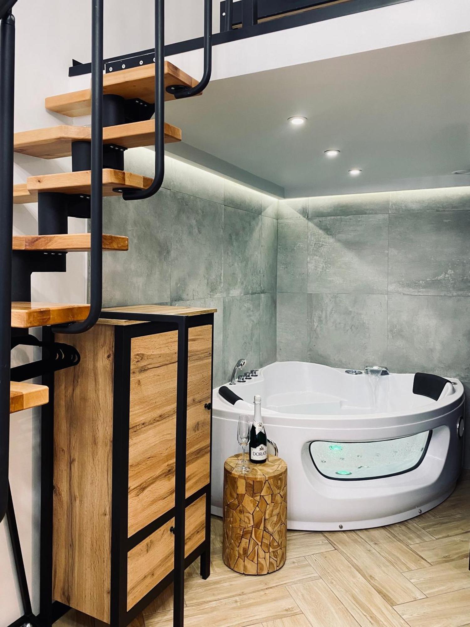 Apartment Premium Jacuzzi For Couples, Old Town *