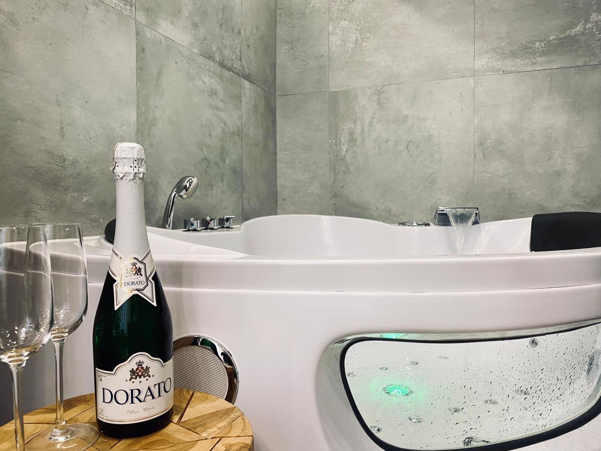 Premium Jacuzzi For Couples, Old Town * Krakau